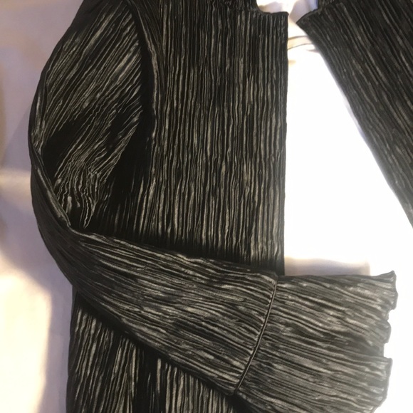 Jes shimmery blc. jacket. Sheer elegance. - Picture 3 of 4